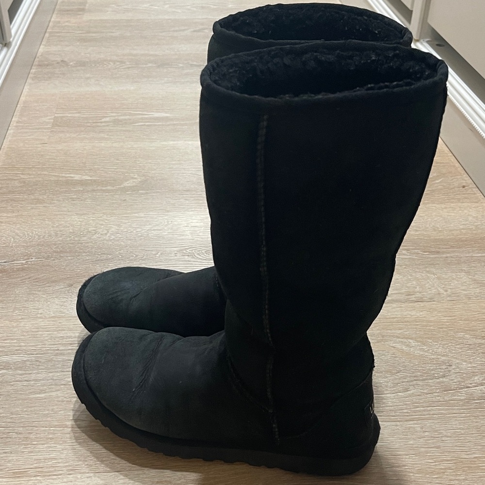 UGG-Classic Tall II Boot (Size 8)